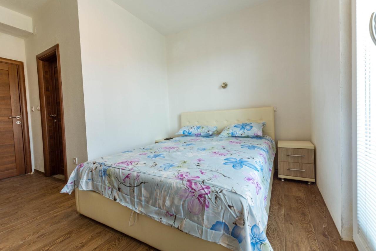 בודווה Apartments Elena מראה חיצוני תמונה
