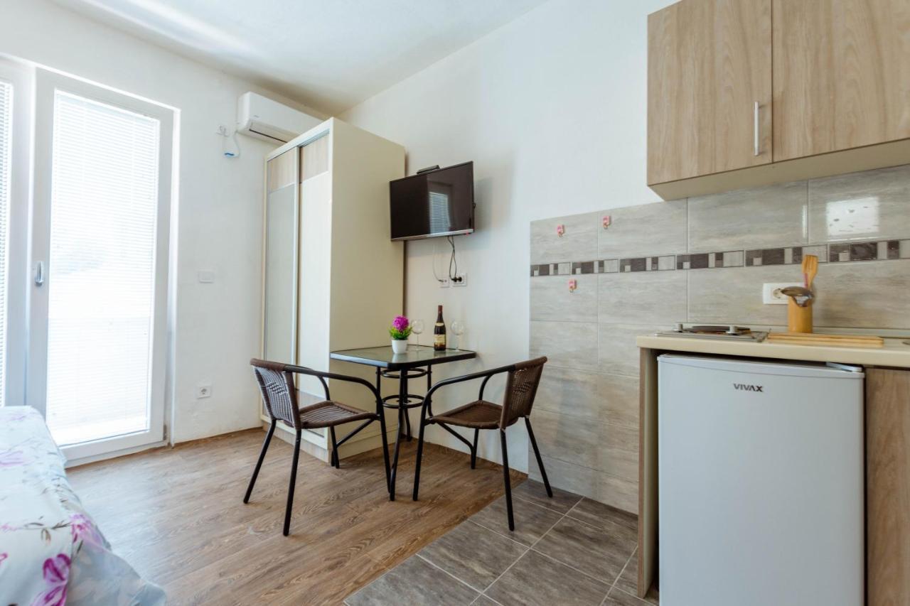 בודווה Apartments Elena מראה חיצוני תמונה