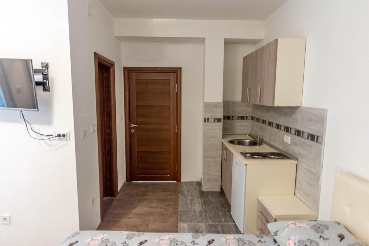 בודווה Apartments Elena מראה חיצוני תמונה