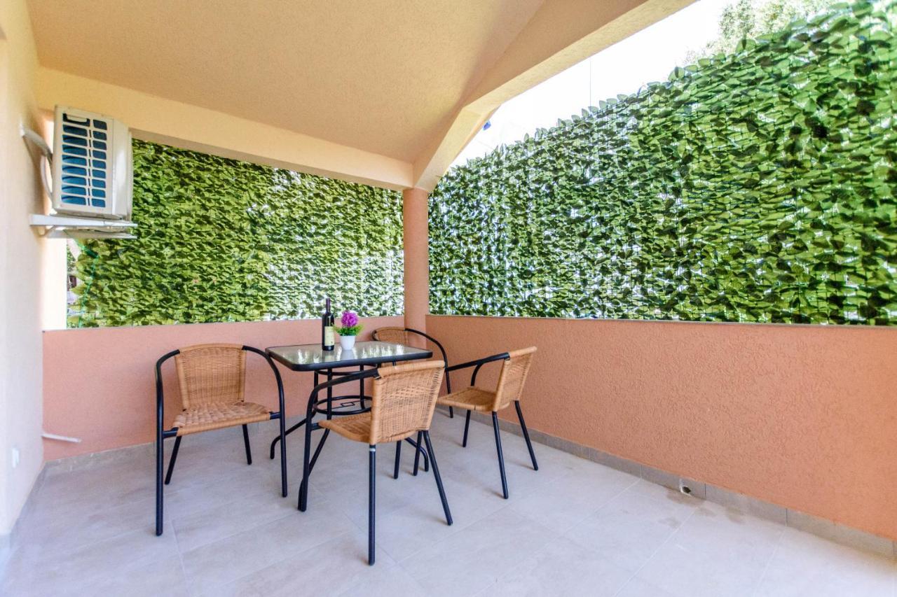 בודווה Apartments Elena מראה חיצוני תמונה