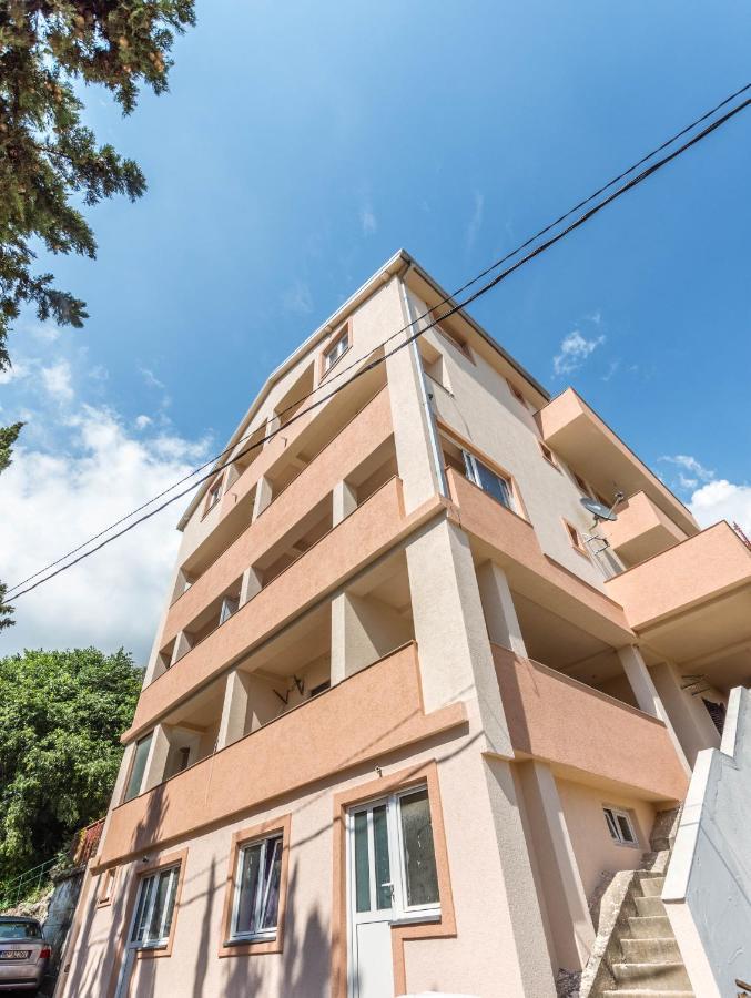 בודווה Apartments Elena מראה חיצוני תמונה