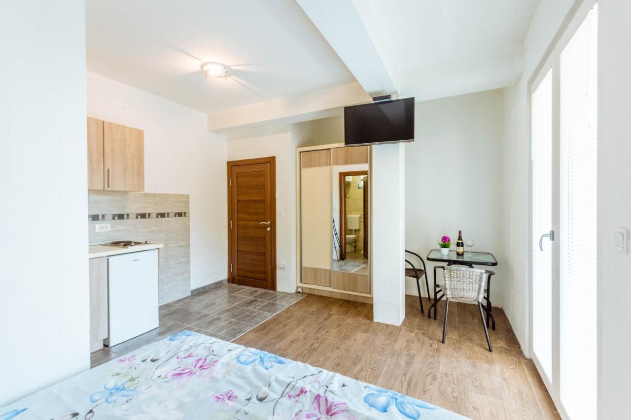 בודווה Apartments Elena מראה חיצוני תמונה