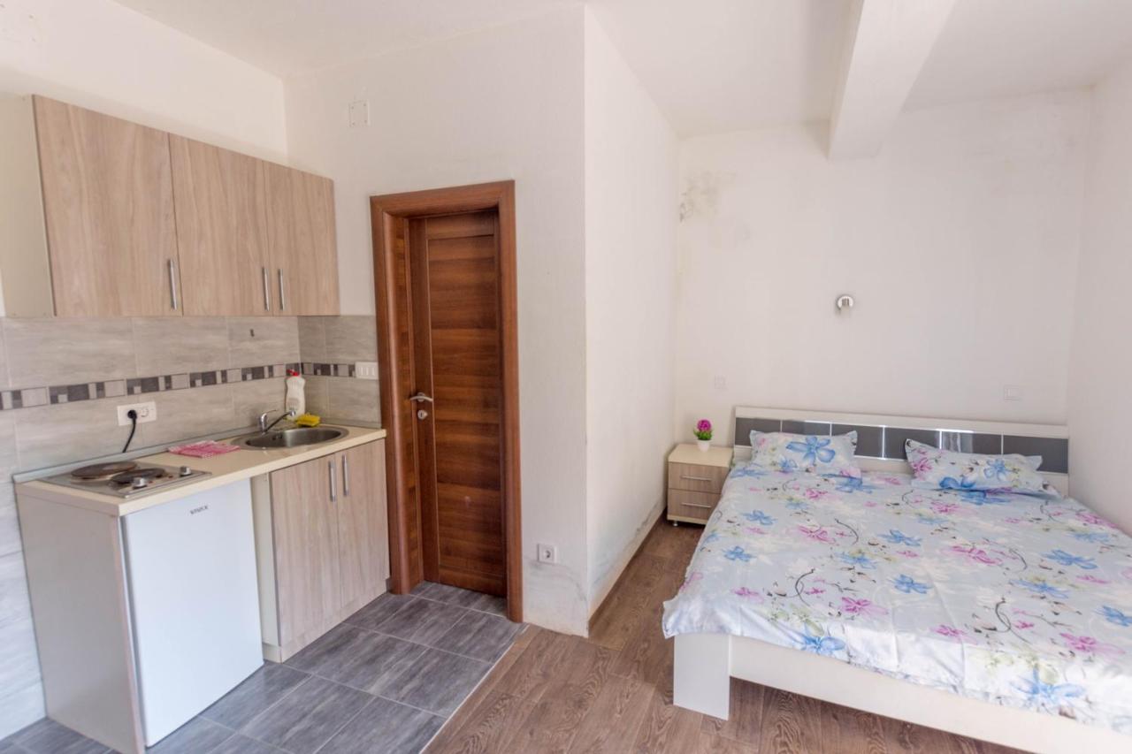 בודווה Apartments Elena מראה חיצוני תמונה
