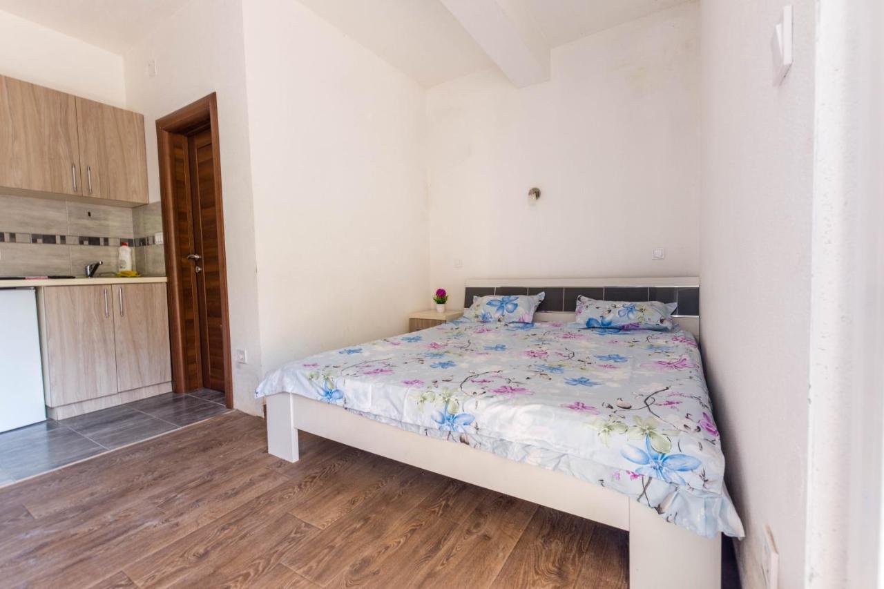 בודווה Apartments Elena מראה חיצוני תמונה