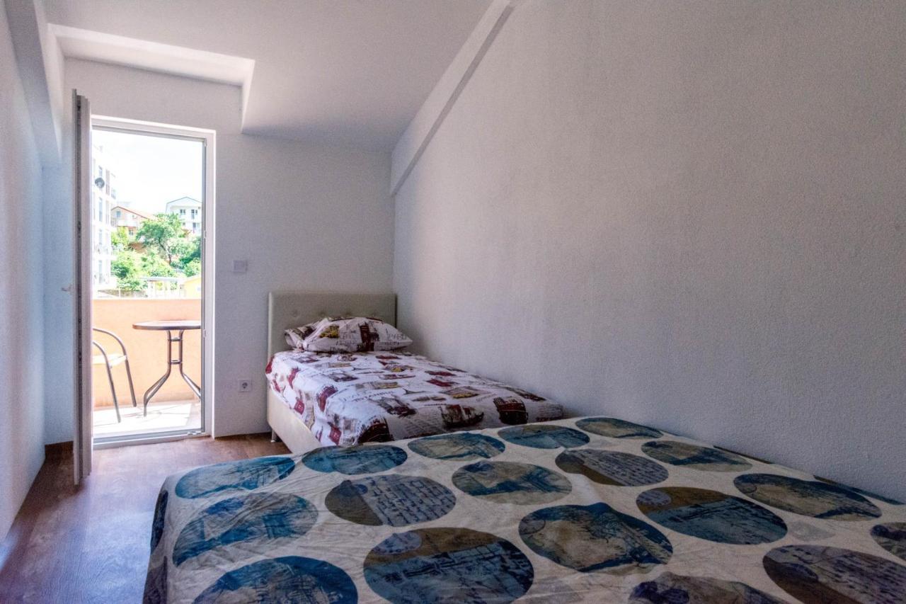 בודווה Apartments Elena מראה חיצוני תמונה