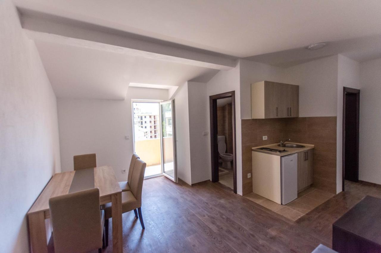בודווה Apartments Elena מראה חיצוני תמונה