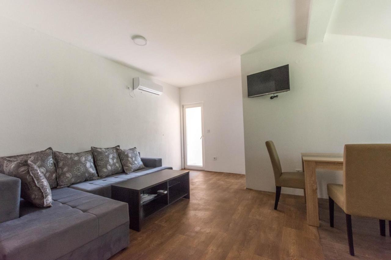 בודווה Apartments Elena מראה חיצוני תמונה